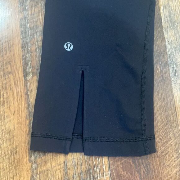 Lululemon clam digger capris 4 (5001) - Picture 5 of 5